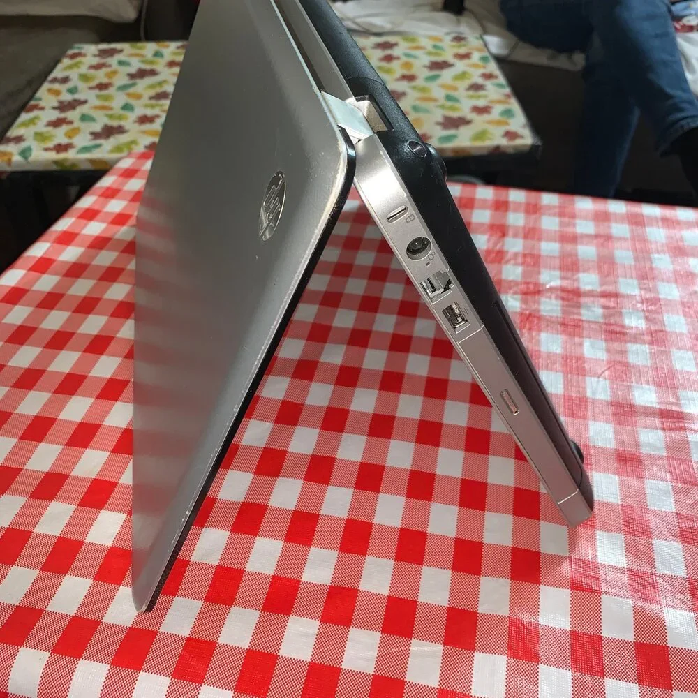 HP G62 Notebook PC AMD V120 Processor 2.20 GHz laptop